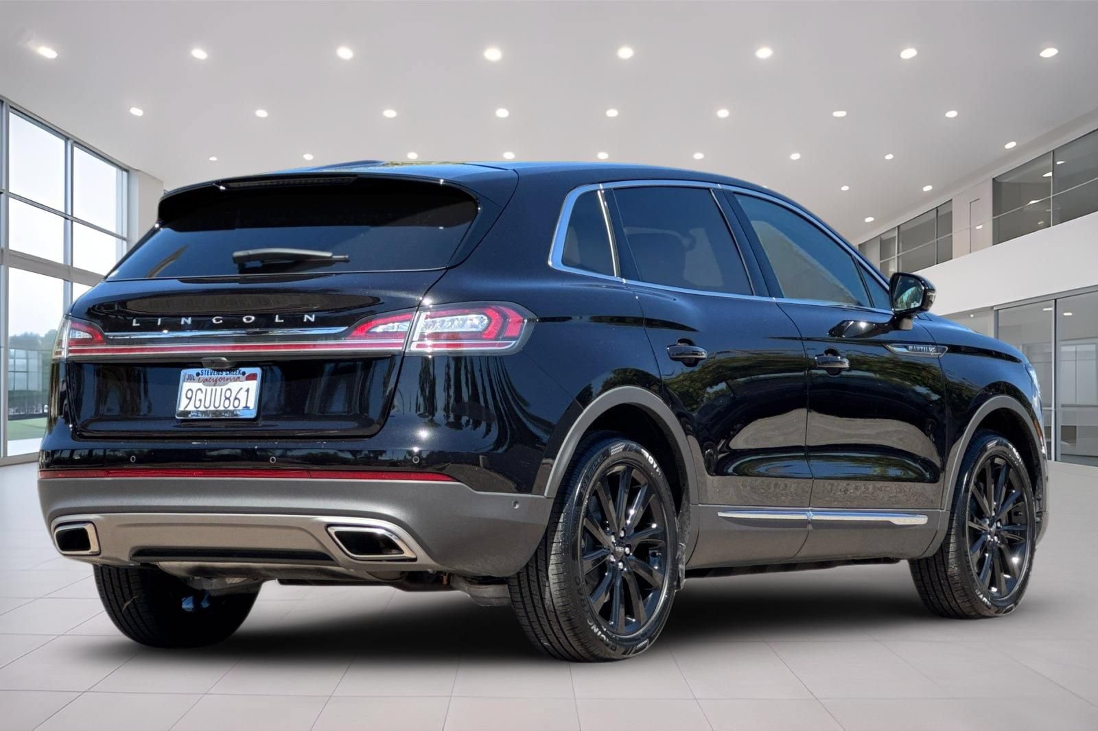 Used 2023 Lincoln Nautilus Reserve w/ Equipment Group 201A AWD/4WD image 4