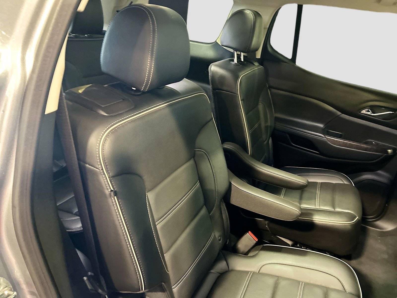 Used 2023 GMC Acadia Denali w/ Denali Technology Package AWD/4WD image 30