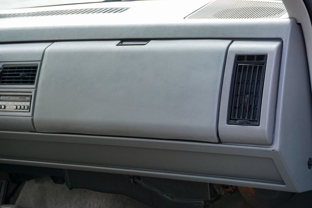 Used 1992 Chevrolet Silverado 1500 4x4 Regular Cab image 52