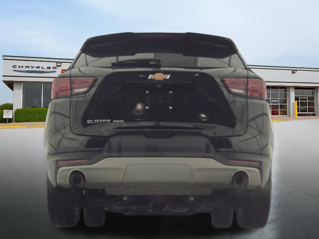 Used 2025 Chevrolet Blazer LT AWD/4WD image 4