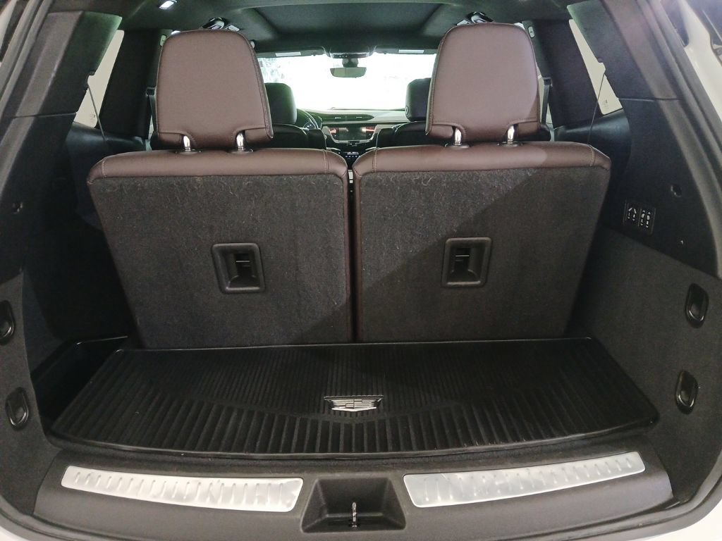 Used 2022 Cadillac XT6 Premium Luxury w/ Technology Package AWD/4WD image 9
