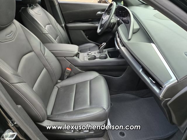 Used 2024 Cadillac XT4 Luxury w/ Cold Weather Package FWD image 17