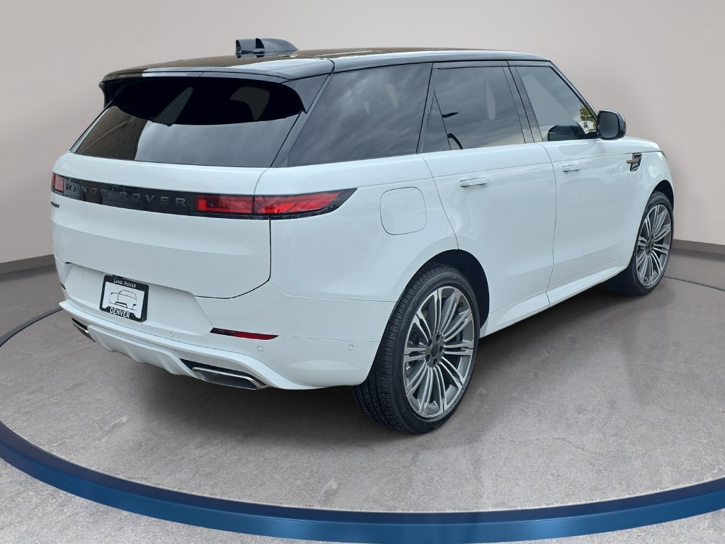 New 2027 Land Rover Range Rover Sport Dynamic SE AWD/4WD image 5