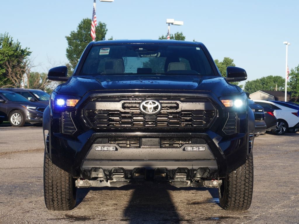 Used 2024 Toyota Tacoma TRD Off-Road AWD/4WD image 4