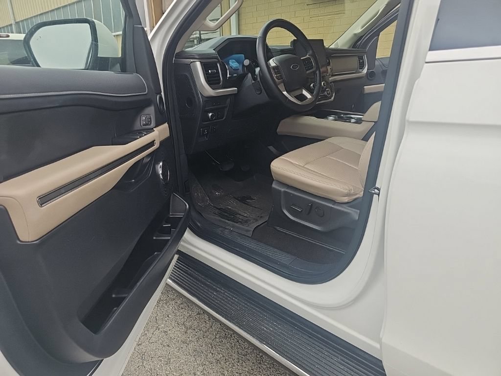 Used 2022 Ford Expedition Max XLT AWD/4WD image 8