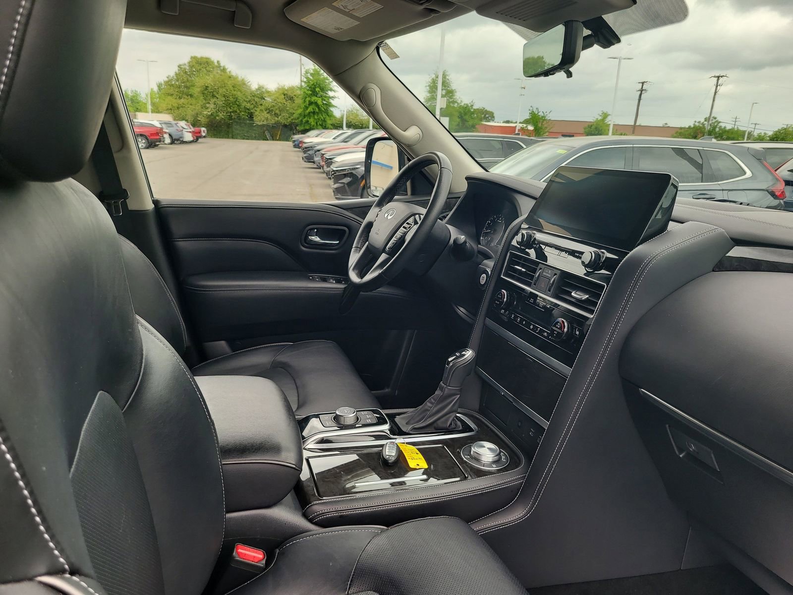 Used 2024 INFINITI QX80 Luxe AWD/4WD image 29