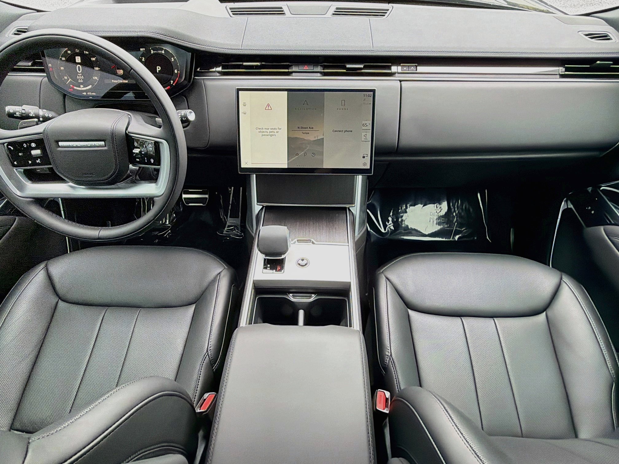 New 2026 Land Rover Range Rover Long Wheelbase SE AWD/4WD image 17