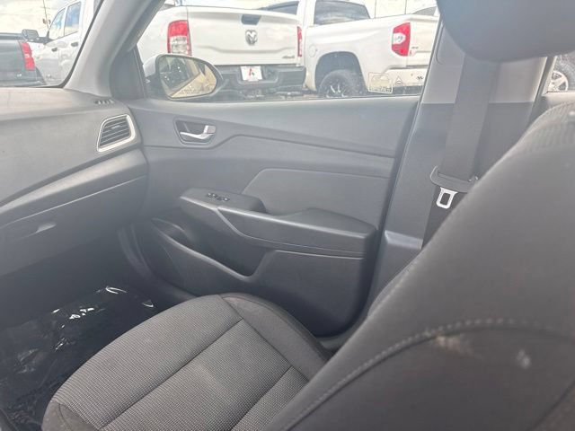 Used 2021 Hyundai Accent SE FWD image 14