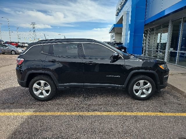 Used 2019 Jeep Compass Latitude w/ Cold Weather Group AWD/4WD image 2