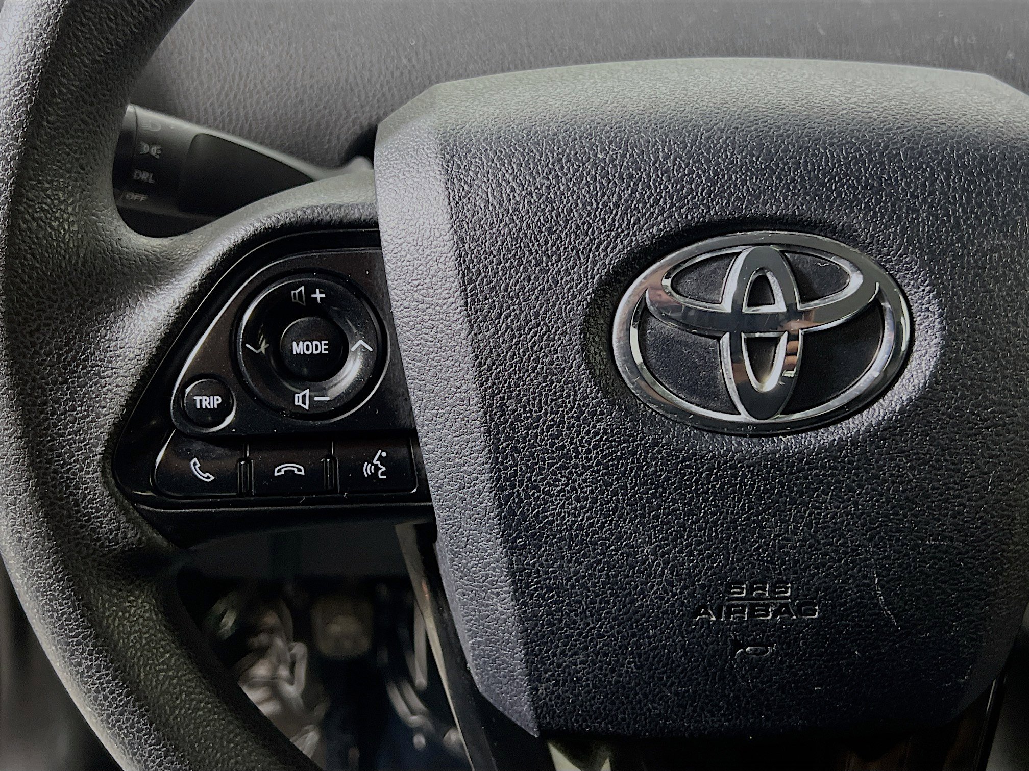 Used 2020 Toyota Prius LE image 19