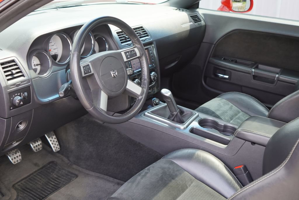 Used 2009 Dodge Challenger SRT8 RWD image 10