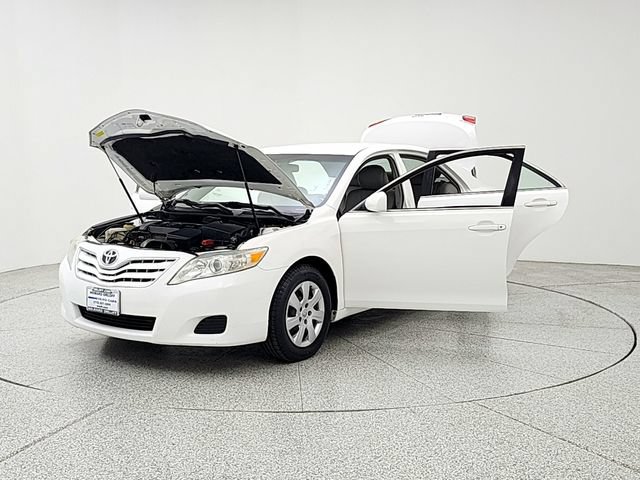 Used 2011 Toyota Camry LE FWD image 9
