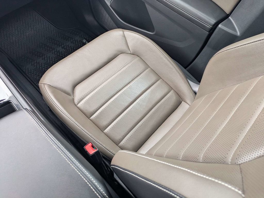 Certified 2024 Volkswagen Atlas SEL AWD/4WD image 19