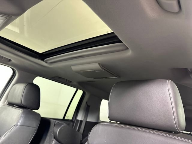 Used 2018 Chevrolet Suburban LT image 12