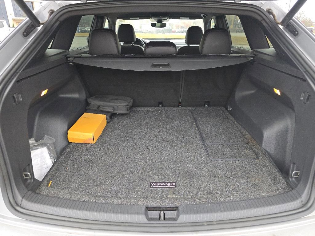 Used 2021 Volkswagen Atlas Cross Sport SEL Premium R-Line image 19