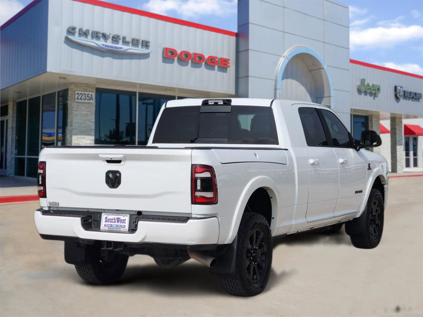 Used 2022 RAM 2500 Laramie w/ Night Edition AWD/4WD image 5