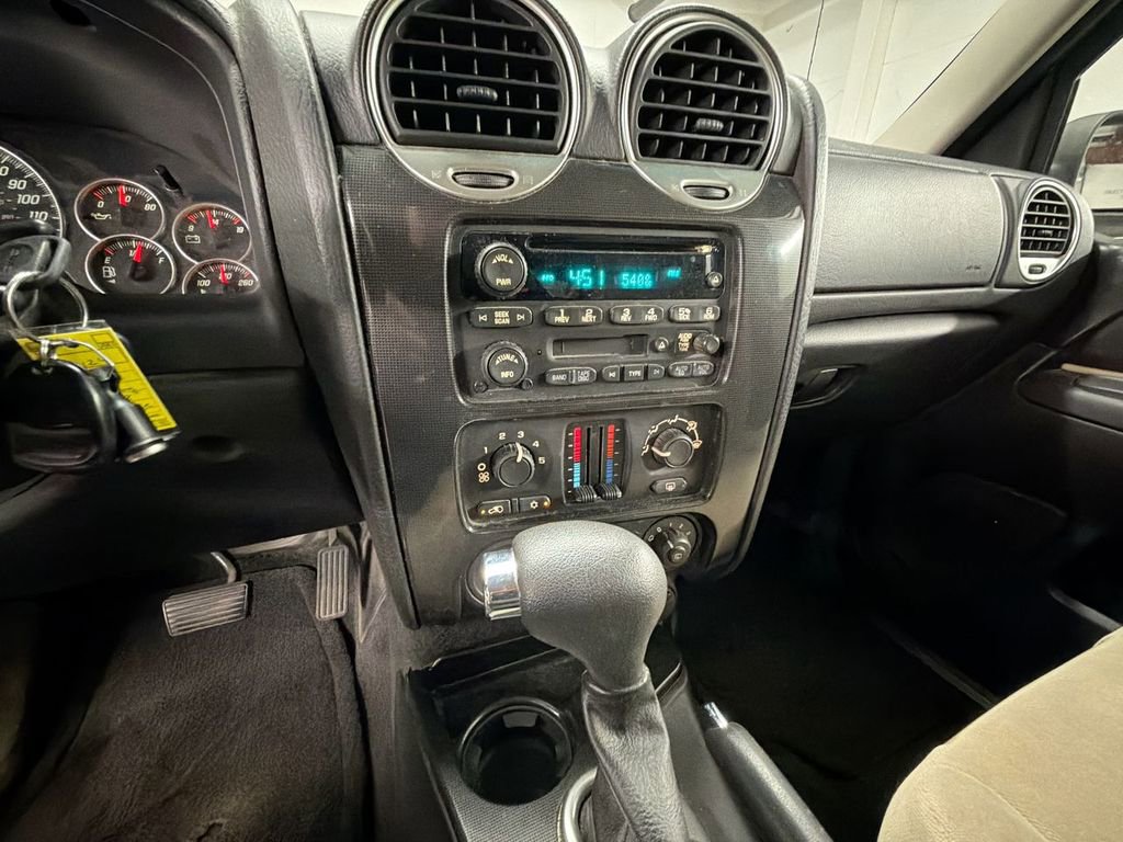 Used 2005 GMC Envoy SLE w/ Sle Preferred Equipment Group image 13