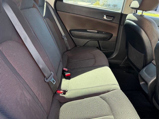 Used 2019 Kia Optima LX image 21