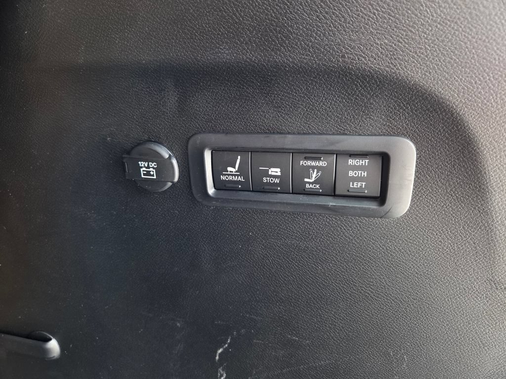 Certified 2022 Chrysler Pacifica Pinnacle FWD image 10