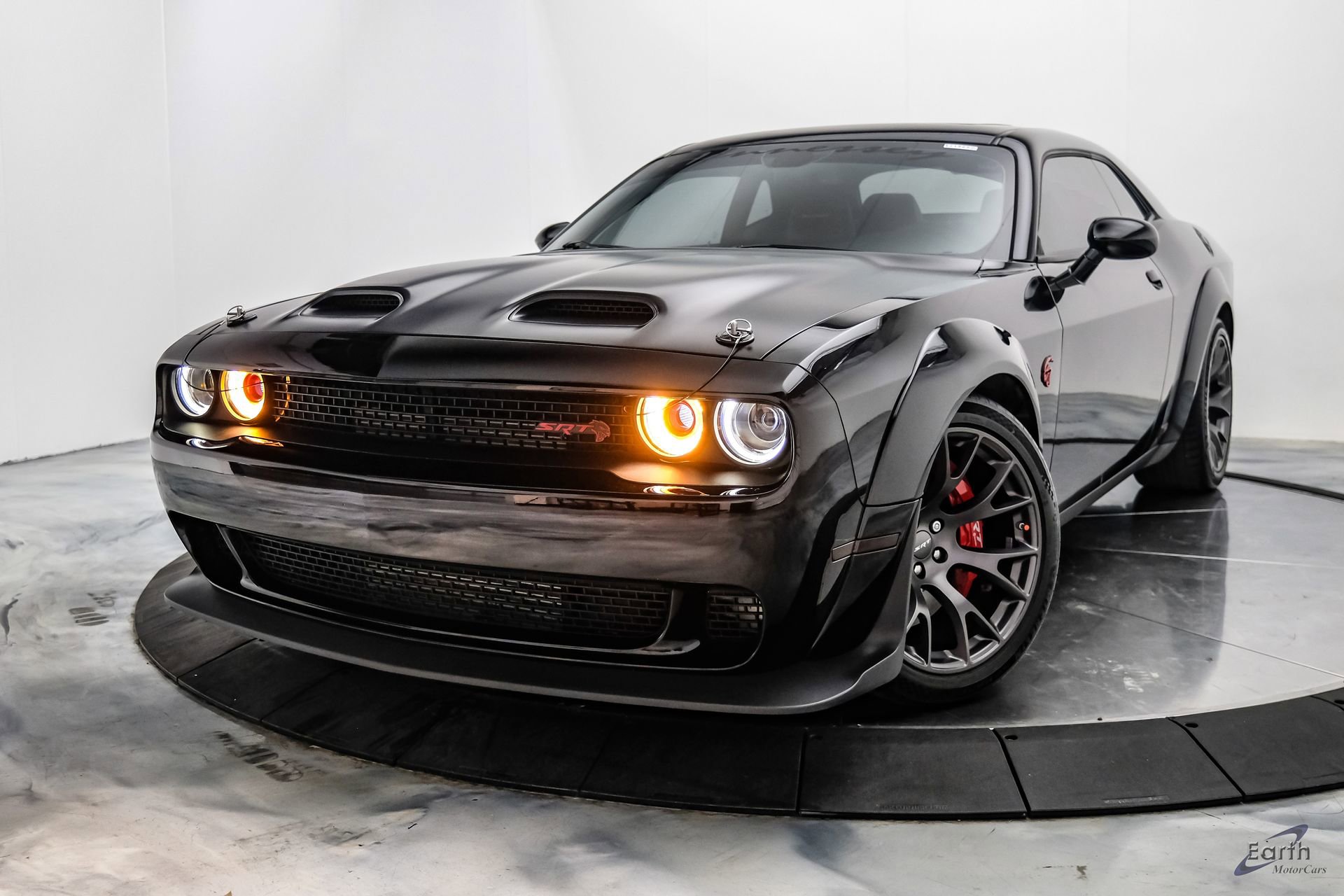 Used 2022 Dodge Challenger SRT Hellcat RWD image 5