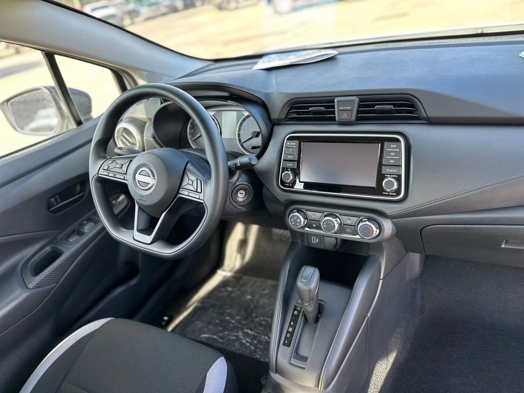 Used 2025 Nissan Versa S w/ Trunk Package image 17