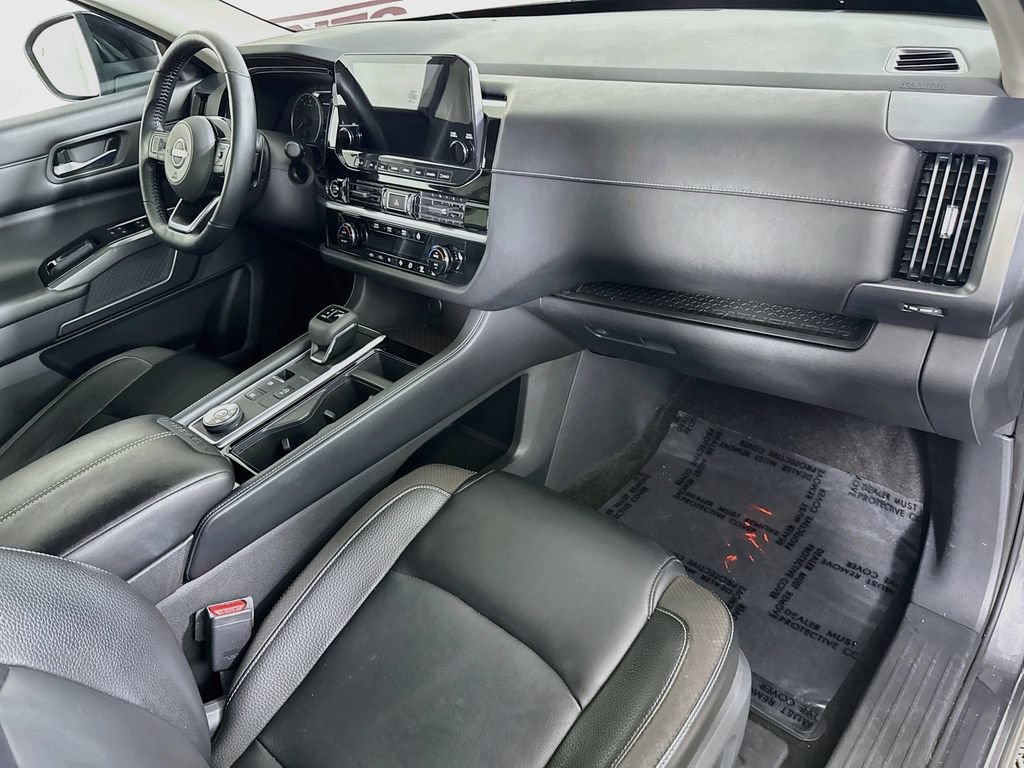 Used 2022 Nissan Pathfinder SL AWD/4WD image 34