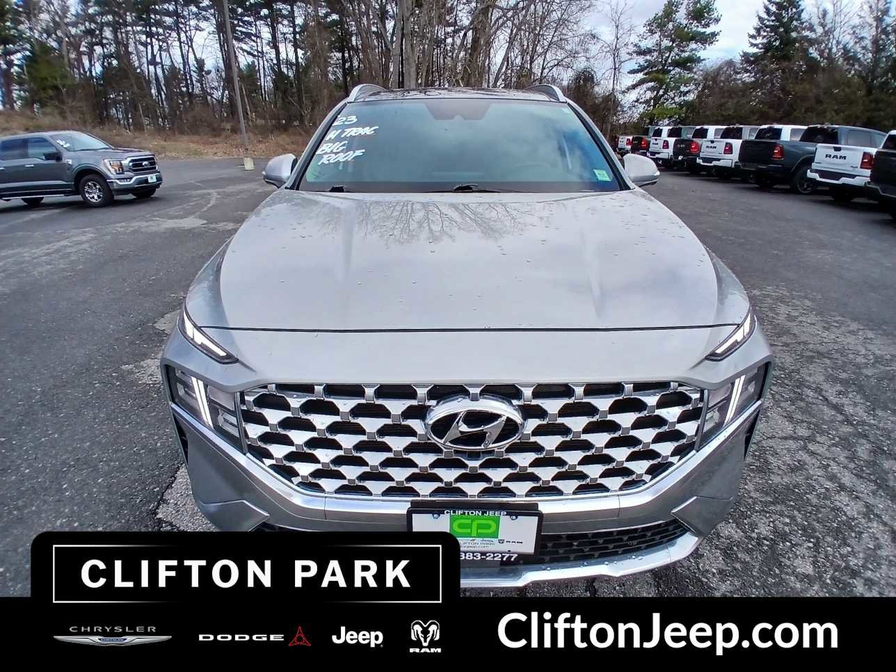 Used 2023 Hyundai Santa Fe SEL w/ Premium Package AWD/4WD image 2