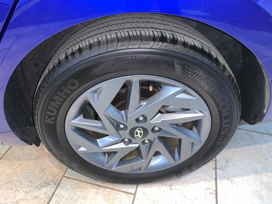 Used 2024 Hyundai Elantra SEL image 12