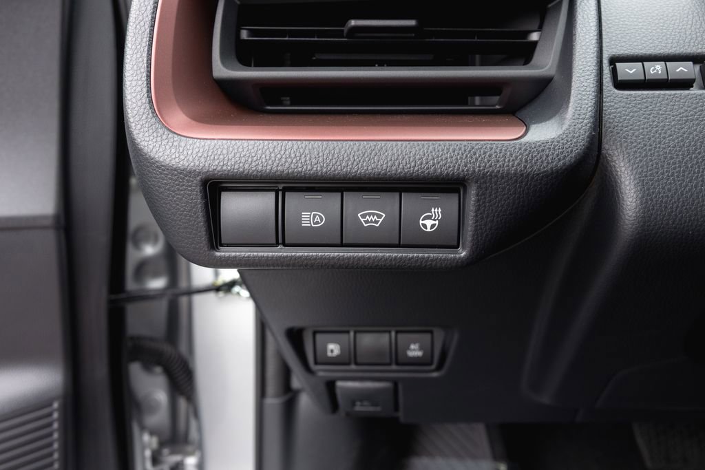 Used 2026 Toyota Prius Plug-In Hybrid image 13