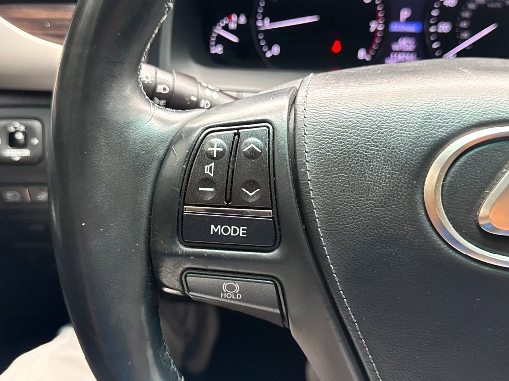 Used 2013 Lexus LS 460 L w/ Preferred Accessory Package image 28