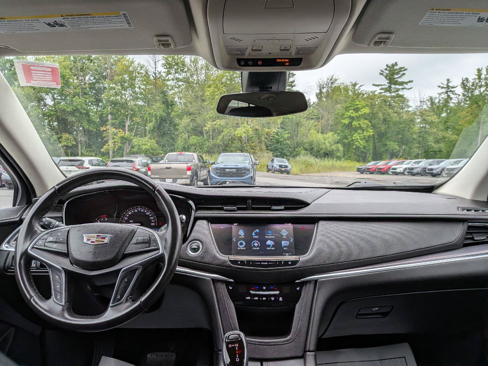 Used 2017 Cadillac XT5 Luxury w/ Driver Awareness Package AWD/4WD image 23