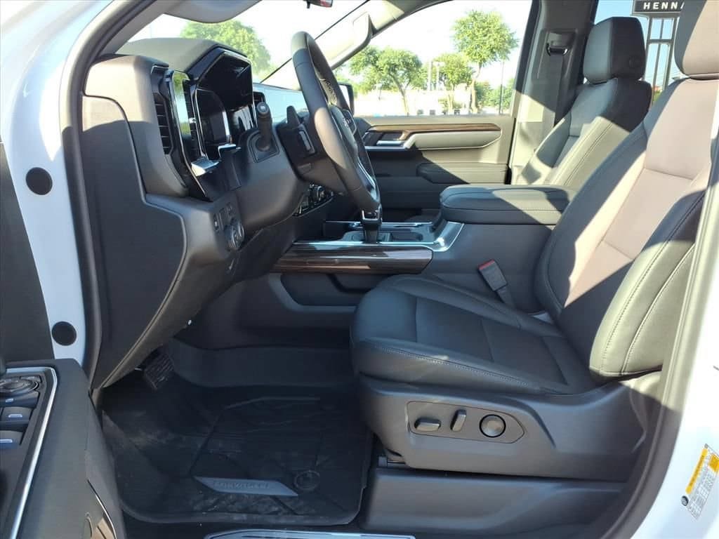 New 2026 Chevrolet Silverado 1500 LT w/ Safety Package RWD image 16