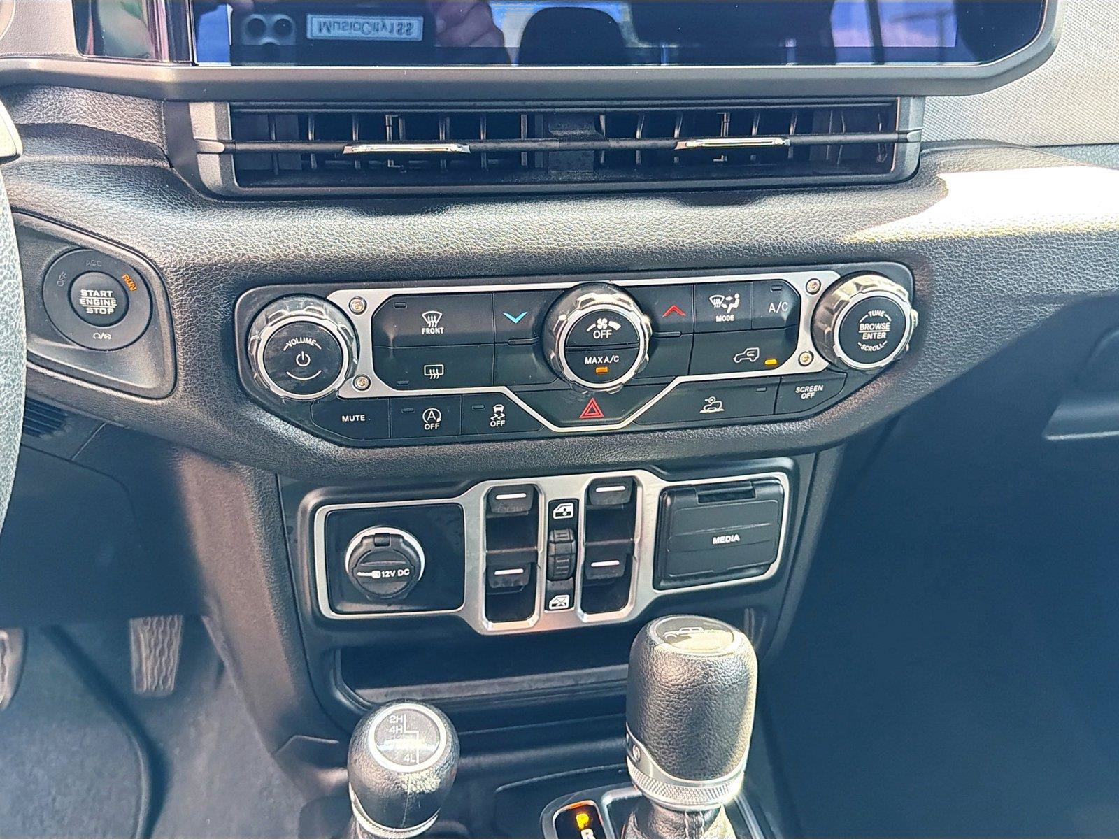 Used 2025 Jeep Gladiator Sport AWD/4WD image 25