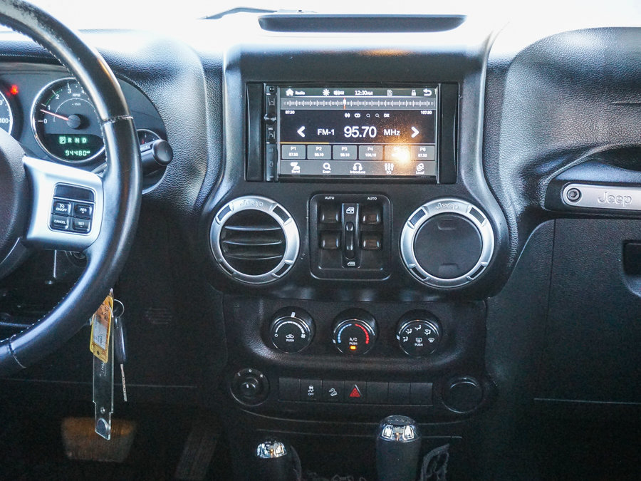 Used 2015 Jeep Wrangler Unlimited Sport AWD/4WD image 16