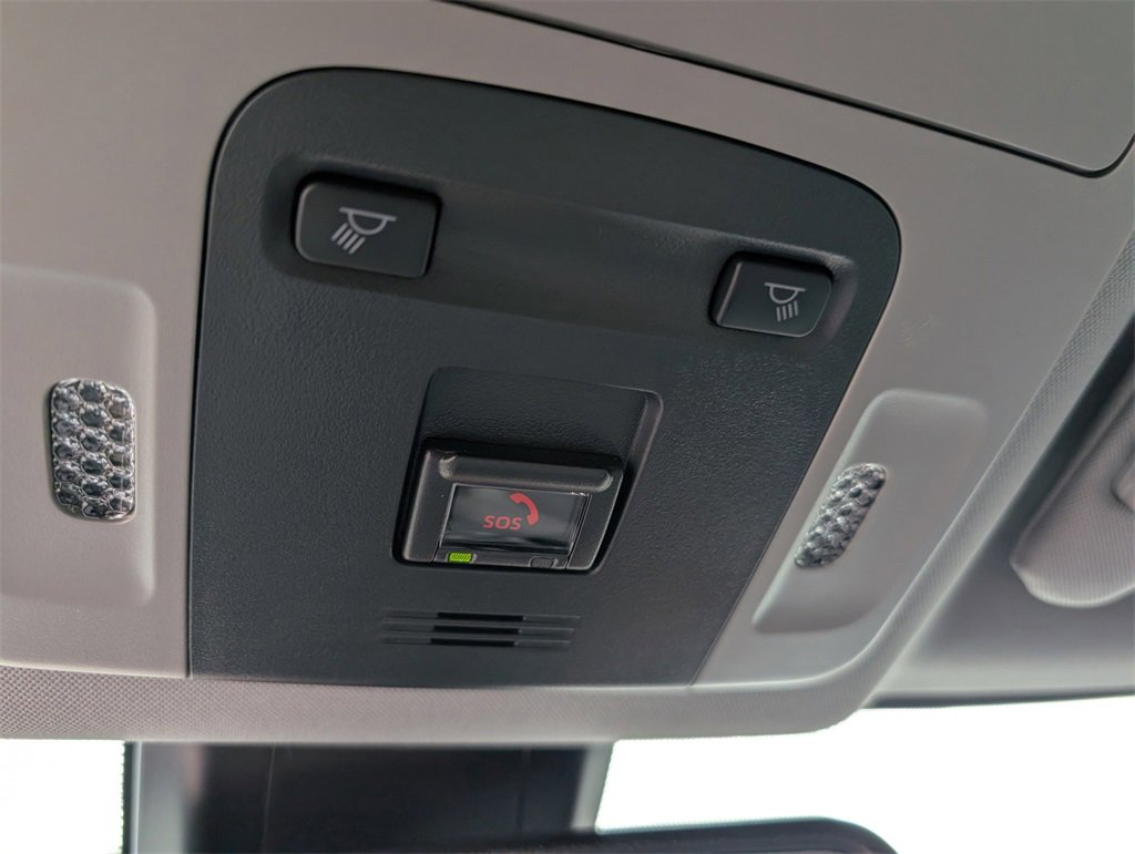 Used 2023 Toyota Camry SE w/ Convenience Package image 12