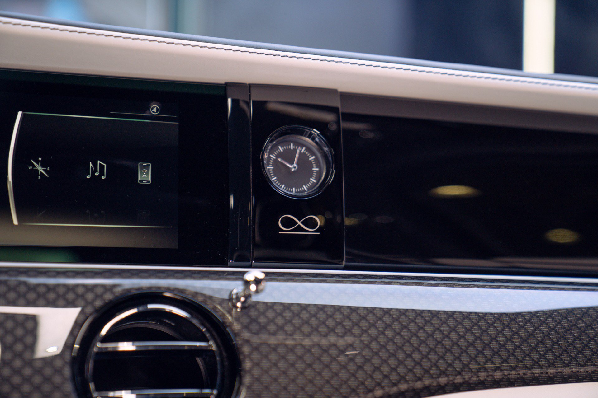 Used 2022 Rolls-Royce Ghost Black Badge AWD/4WD image 43