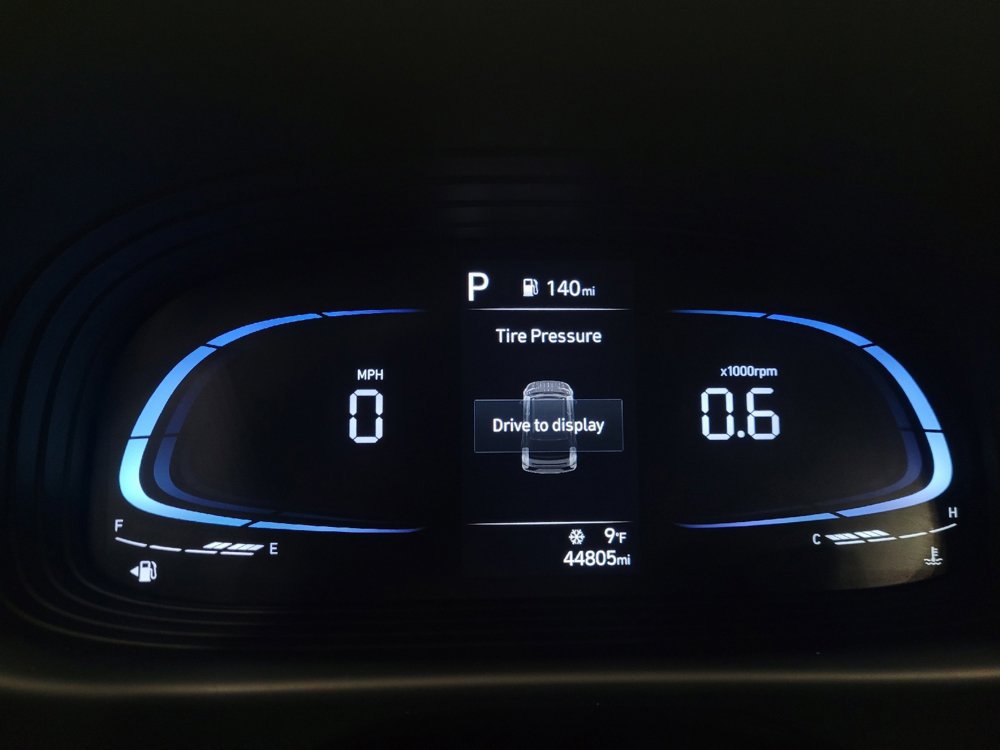 Used 2024 Hyundai Venue Limited image 23