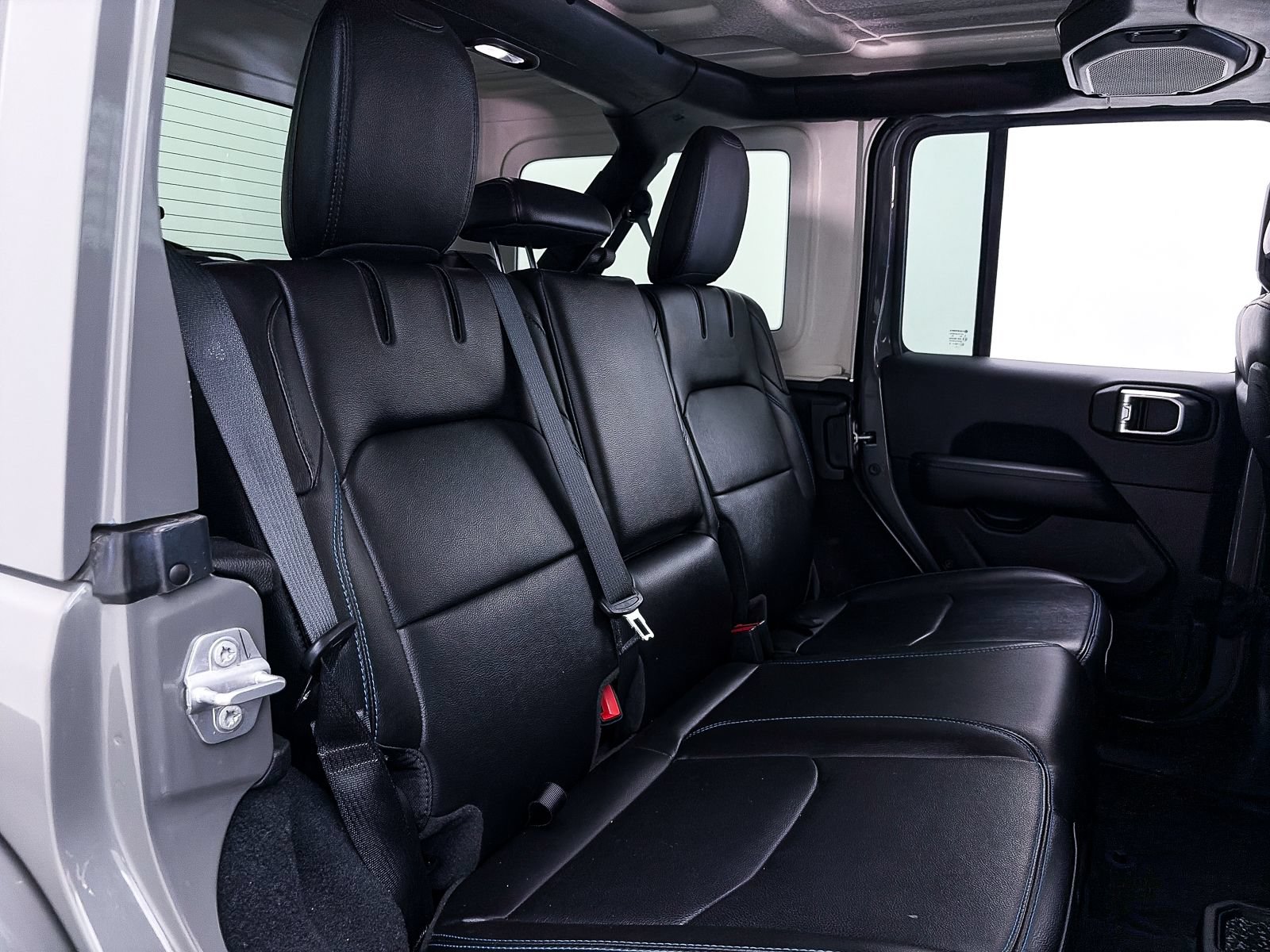 Used 2022 Jeep Wrangler Unlimited Rubicon 4xe w/ Safety Group AWD/4WD image 35