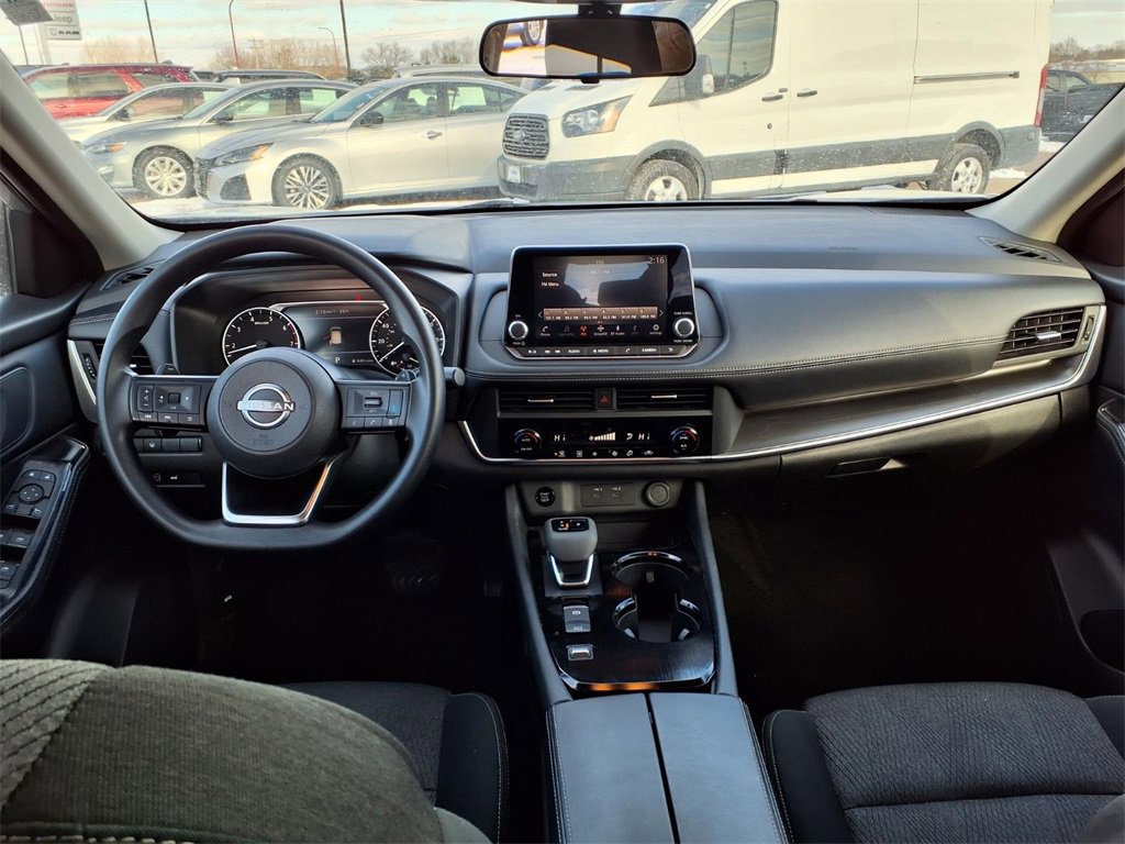 Used 2024 Nissan Rogue SV image 20