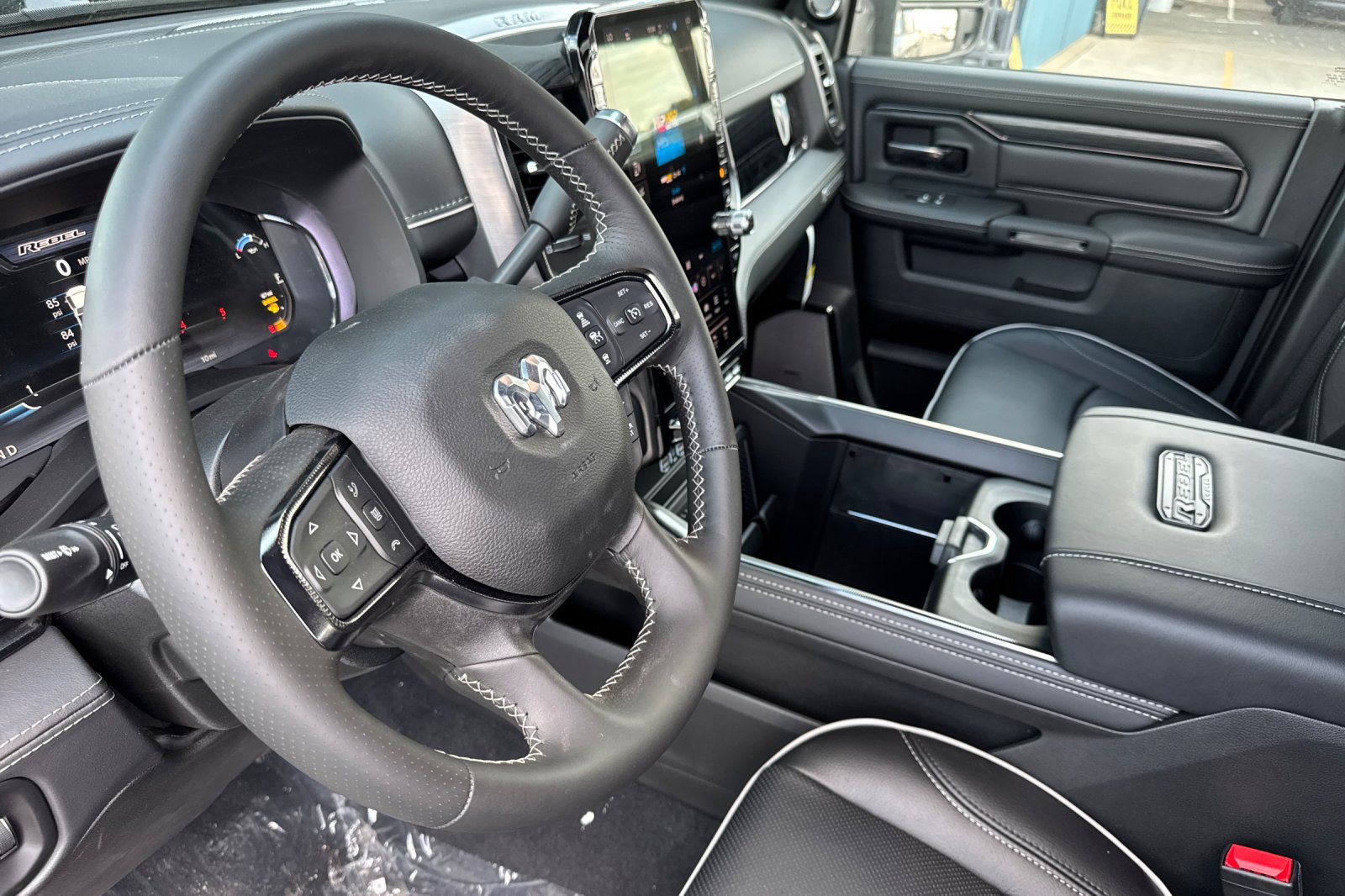New 2027 RAM 1500 Laramie w/ Night Edition AWD/4WD image 9