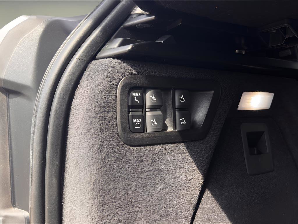 Used 2025 BMW X7 xDrive40i image 27