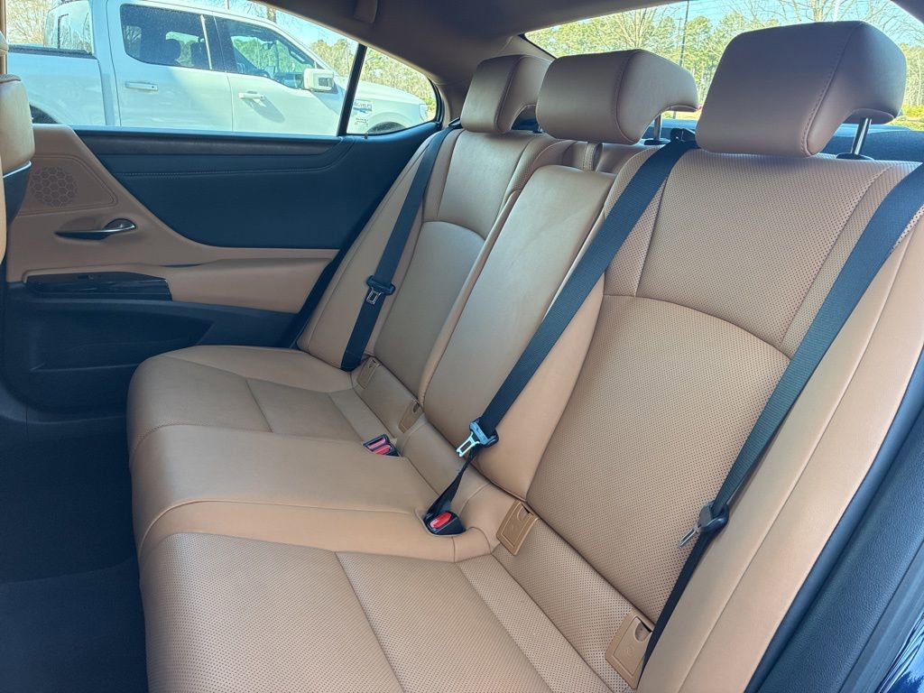 Certified 2022 Lexus ES 350 w/ Premium Package image 13