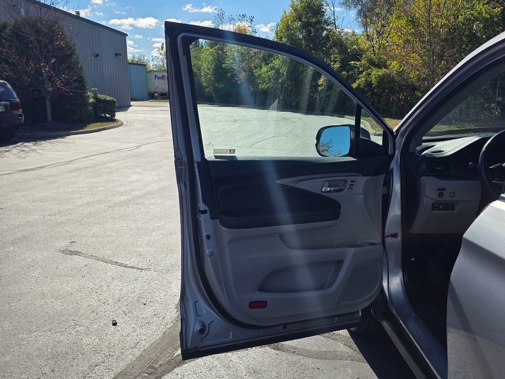 Used 2022 Honda Pilot Special Edition image 13