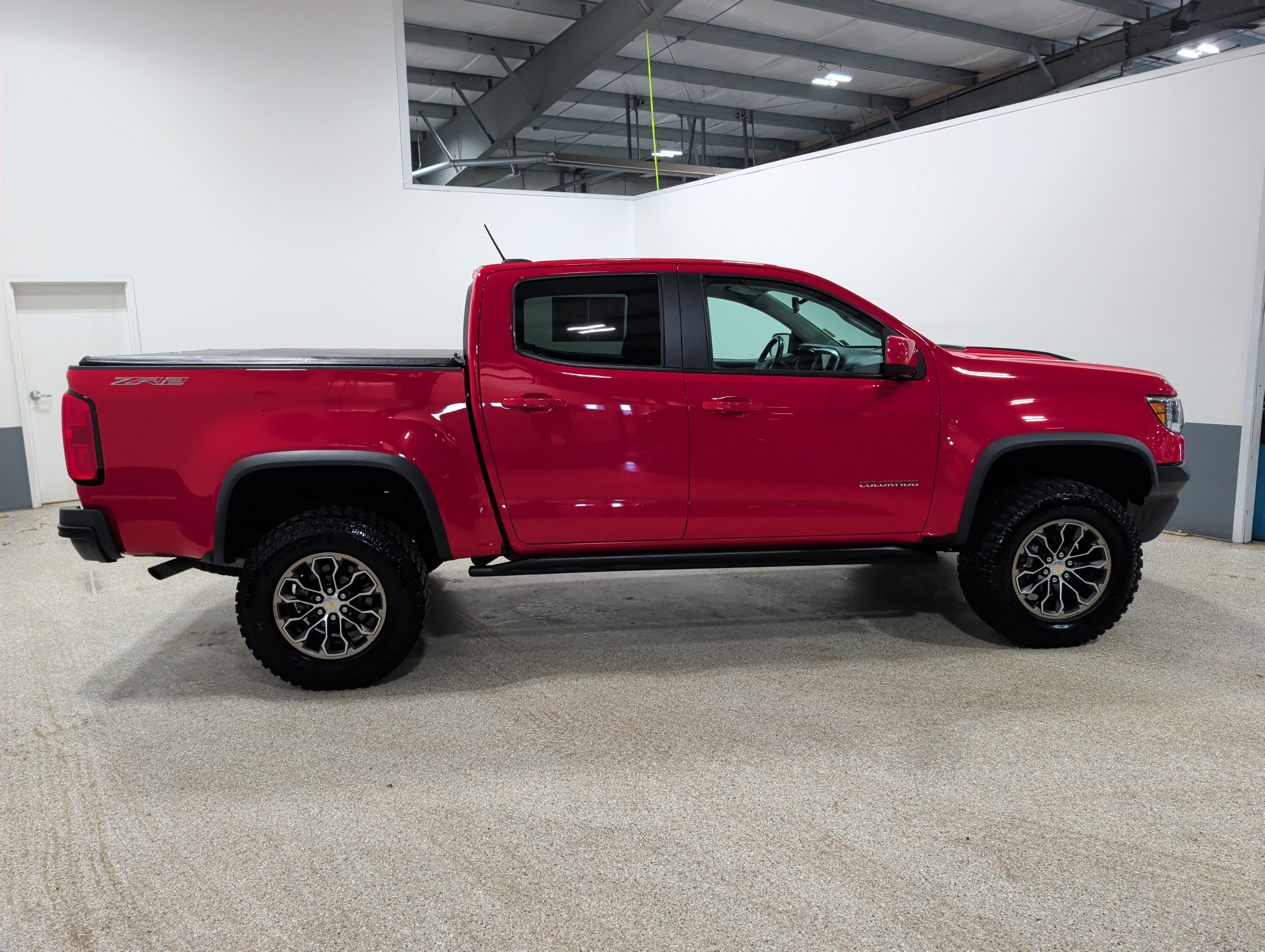 Used 2017 Chevrolet Colorado ZR2 AWD/4WD image 2