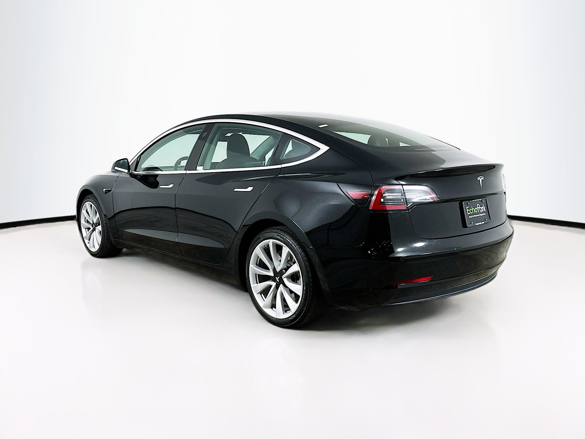 Used 2019 Tesla Model 3 Standard Range Plus image 5
