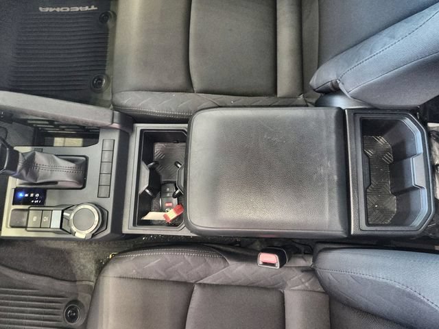 Used 2025 Toyota Tacoma SR AWD/4WD image 21