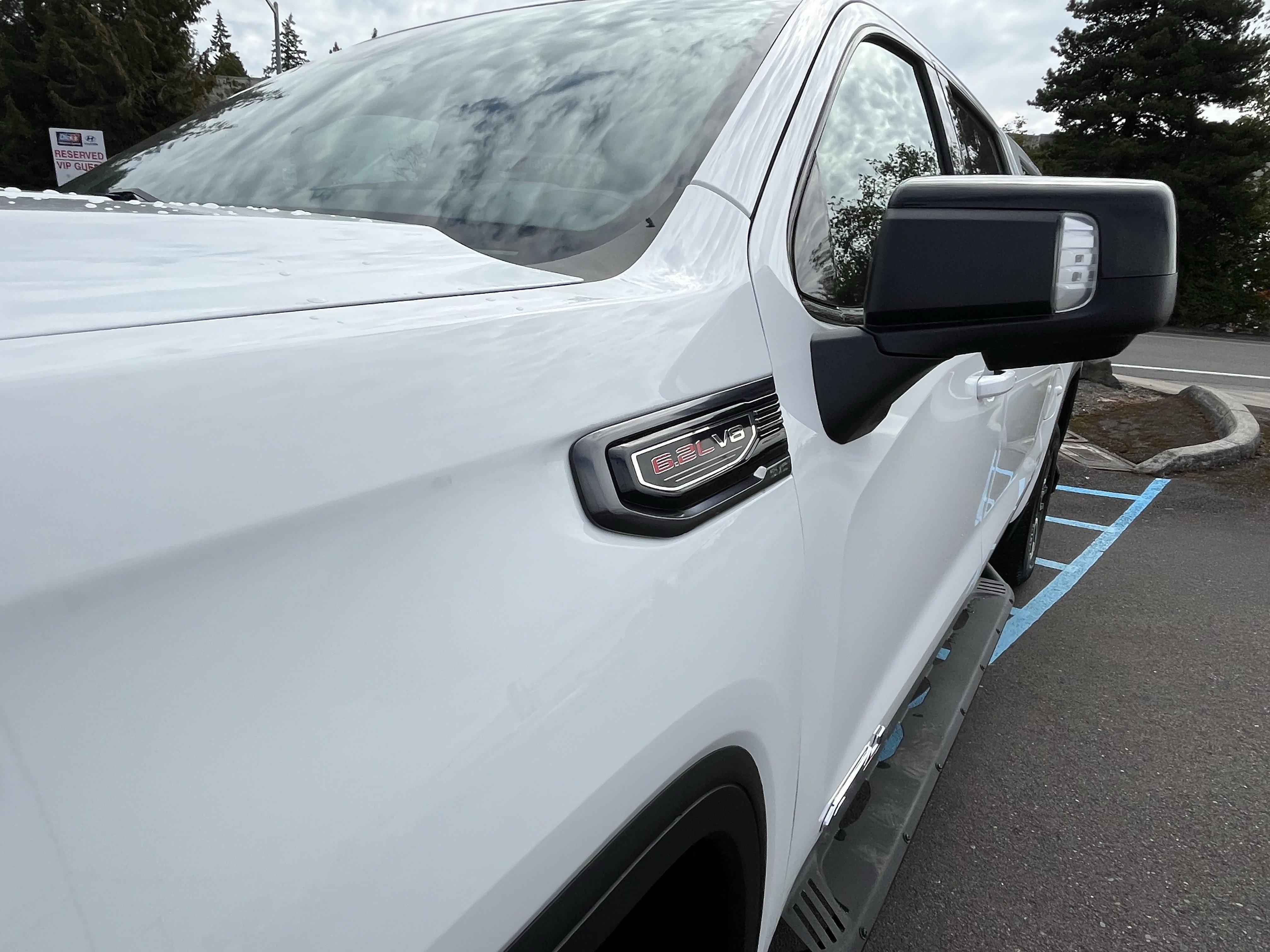 Used 2023 GMC Sierra 1500 AT4 w/ Technology Package image 10