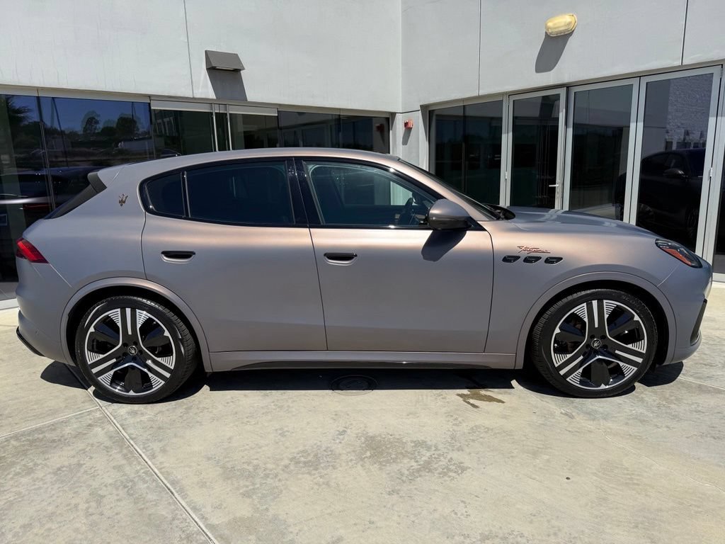 Certified 2025 Maserati Grecale Folgore AWD/4WD image 2