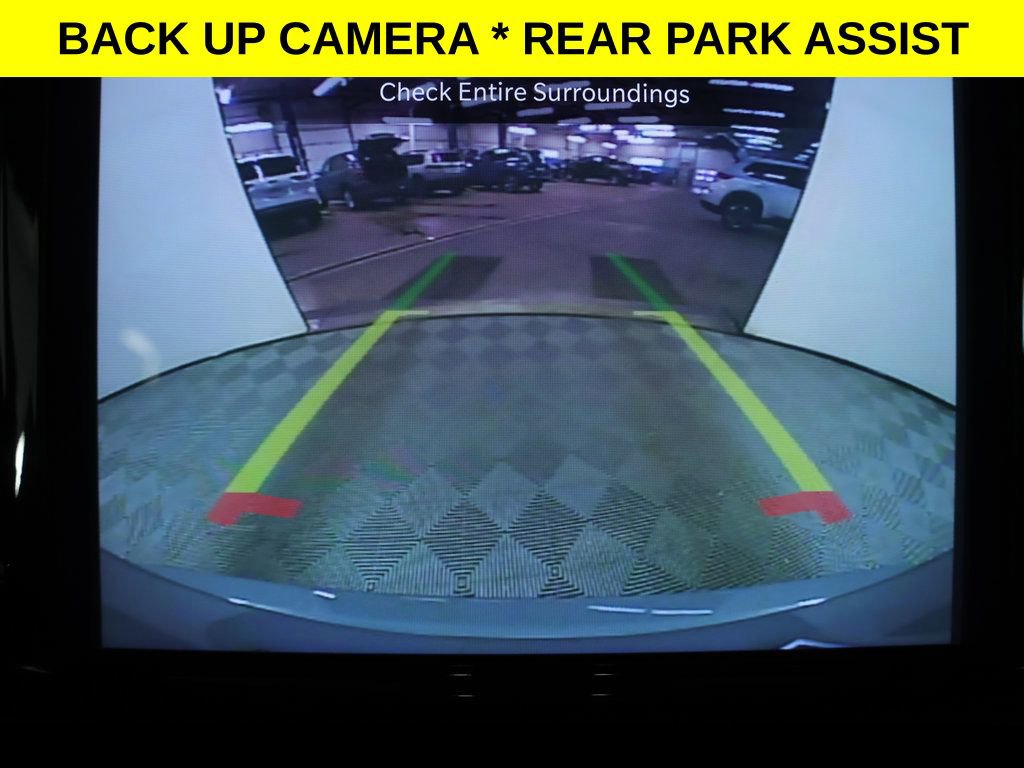 Used 2025 Chrysler Pacifica Select FWD image 5
