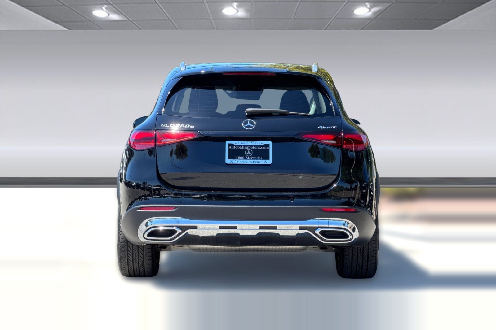 Used 2025 Mercedes-Benz GLC 350e 4MATIC image 10